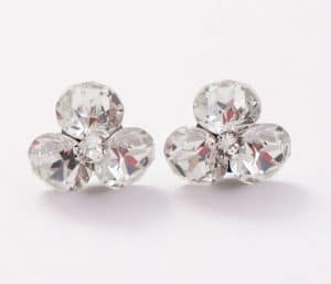 cercei albi cercei cu pietre albe cercei trifoi cercei swarovski