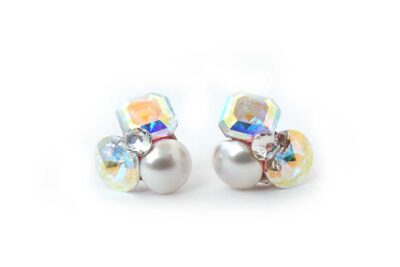 cercei albi cercei multicolori cercei curcubeu cercei cameleon cercei trifoi cercei patrati cercei rotunzi cercei perle cercei argint perle cercei perle argint cercei pe ureche cercei pe lobul urechii cercei swarovski cercei argint cu pietre swarovski cercei cluj bijuterii cluj swarovski cluj