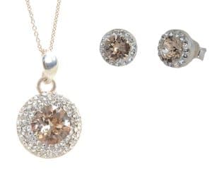 set pietricele crem set swarovski crem set argint crem set argint femei crem set bijuterii argint crem set argint dama crem set elegant seturi finute set mireasa