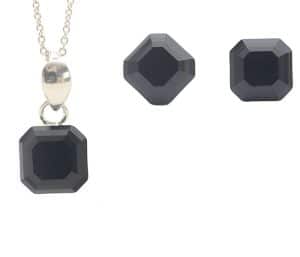 set negru set swarovski negru pandantiv negru colier negru cercei mici negri cercei swarovski negri cercei argint negri cercei patrati negri