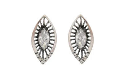 cercei mari cercei mari pe ureche cercei pe ureche cercei argint cercei pietricele cercei cluster cercei elganti