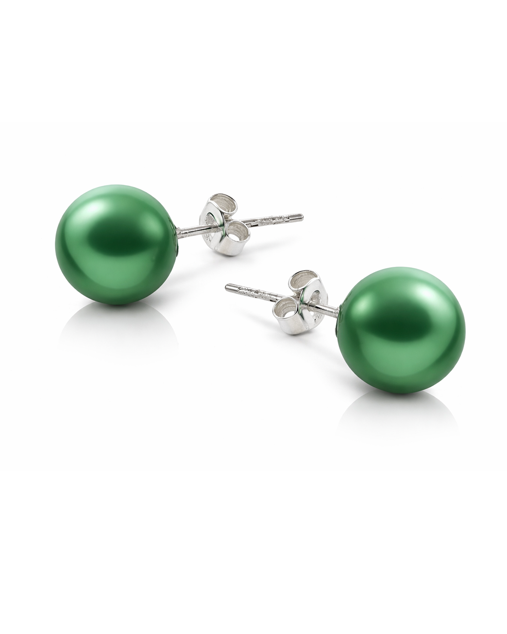 cercei-model-pe-ureche-cu-perle-rotunde-swarovski-culoarea-verde cercei pe ureche cercei perle cercei perle rotunde cercei perle albe cercei argint cercei perle argint
