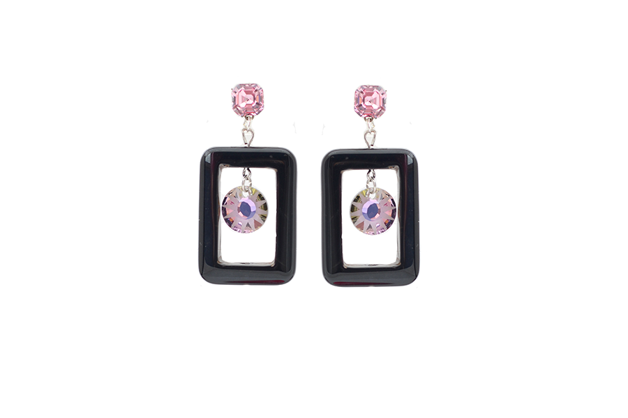 cercei-mari-reliaxati-cu-pietre-semipretioase-onix-si-cristale-swarovski-in-nuante-de-roz cercei mari cercei mari eleganti cercei mari cu pietre cercei onix cercei swarovski vcercei negrii cercei negri cercei verzi cercei swarovski negrii cercei swarovski verzi cercei roz cercei eleganti roz cercei mari roz