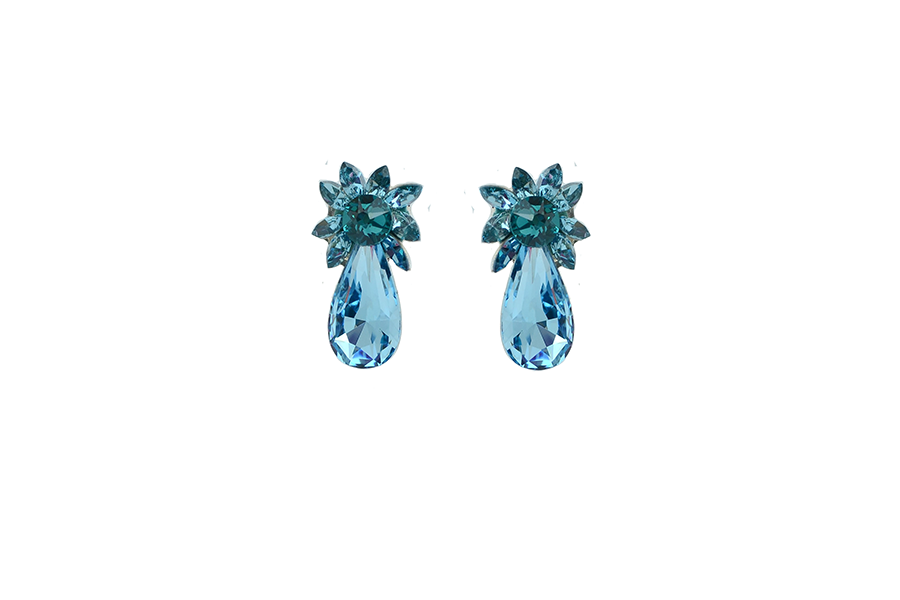 cercei-pe ureche-mari-eleganti-realizati-cu-cristale-swarovski-in-nuante-albastru-aquamarine cercei albastri cercei albastri mari cercei albasyti eleganti cercei swarovski cercei swarovski albastri cercei mari cercei eleganti cercei pe ureche swarovski cercei