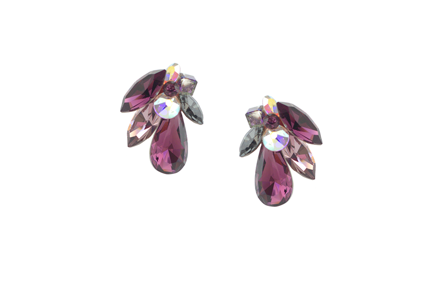 cercei-pe ureche-mari-eleganti-realizati-cu-cristale-swarovski-in-nuante-de-mov-ametist-si-aurora-boreala cercei mov cercei mov eleganti cercei mov mari cercei eleganti mov cercei mari mov cercei swarovski mov swarovski cercei cercei swarovski mari cercei pe ureche cercei swarovski cercei cercei curucbeu cercei multicolori