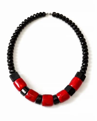 colier rosu negru colier geometric colier statement colier pietre naturale colier handmade colier design modern colier elegant femei bijuterii handmade